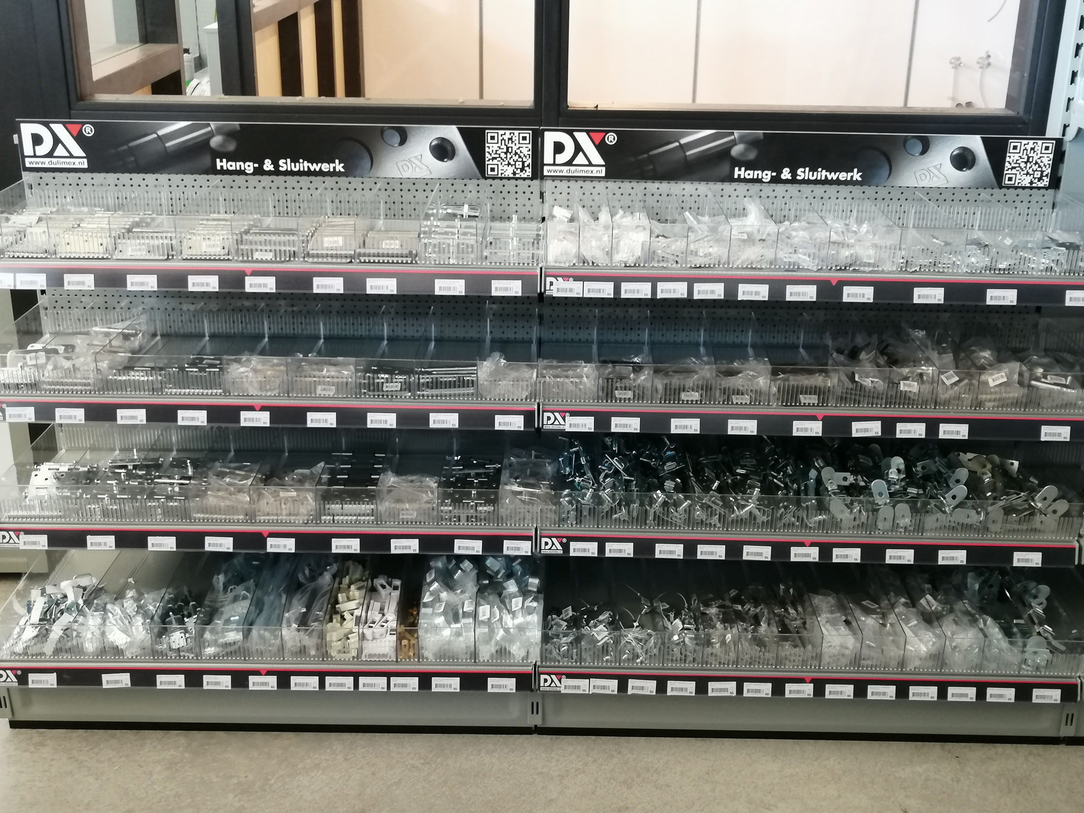 Winkelinrichting hang-& sluitwerk bij de Houthal