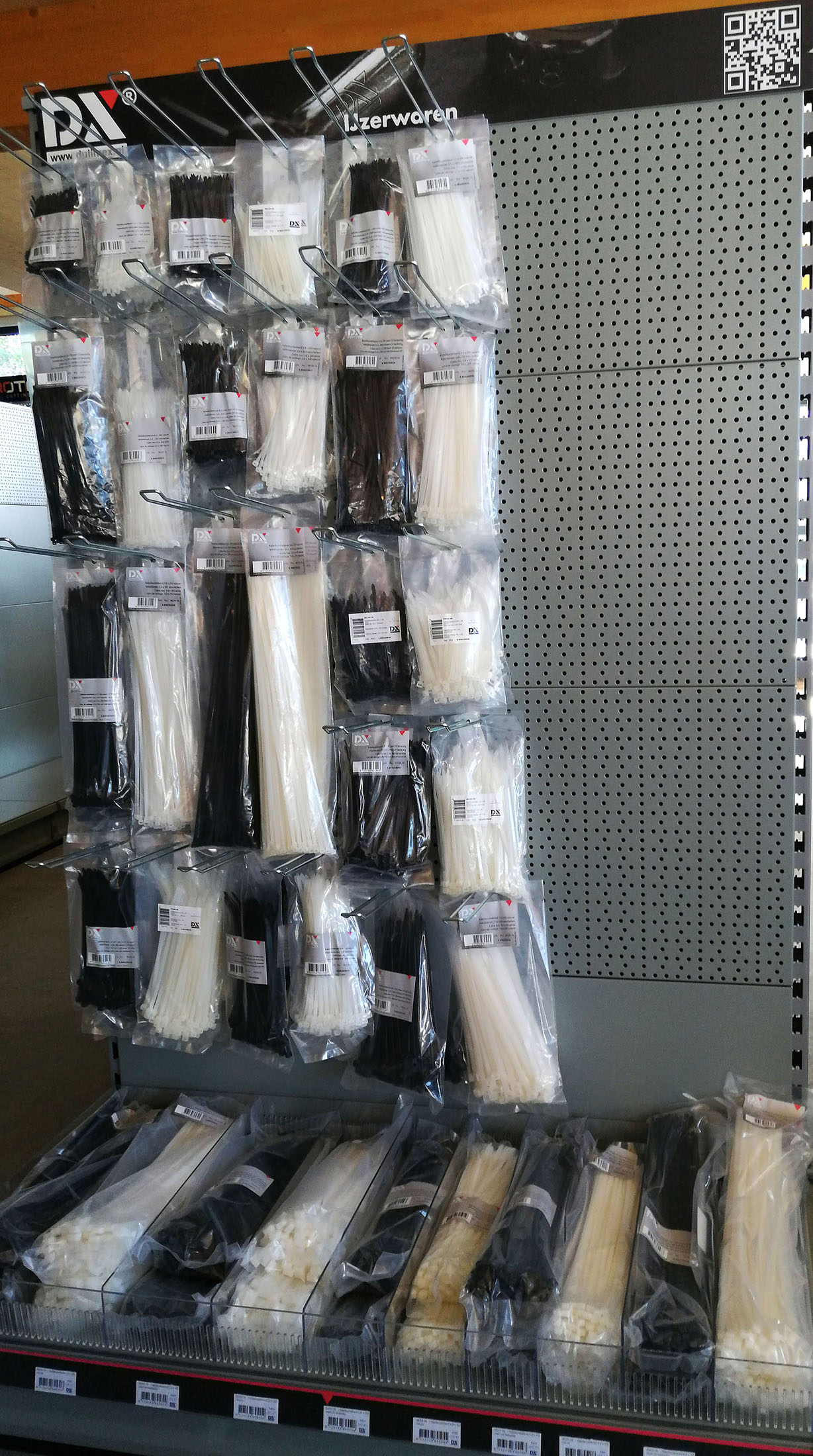 Winkelinrichting kabelbinders bij de Houthal
