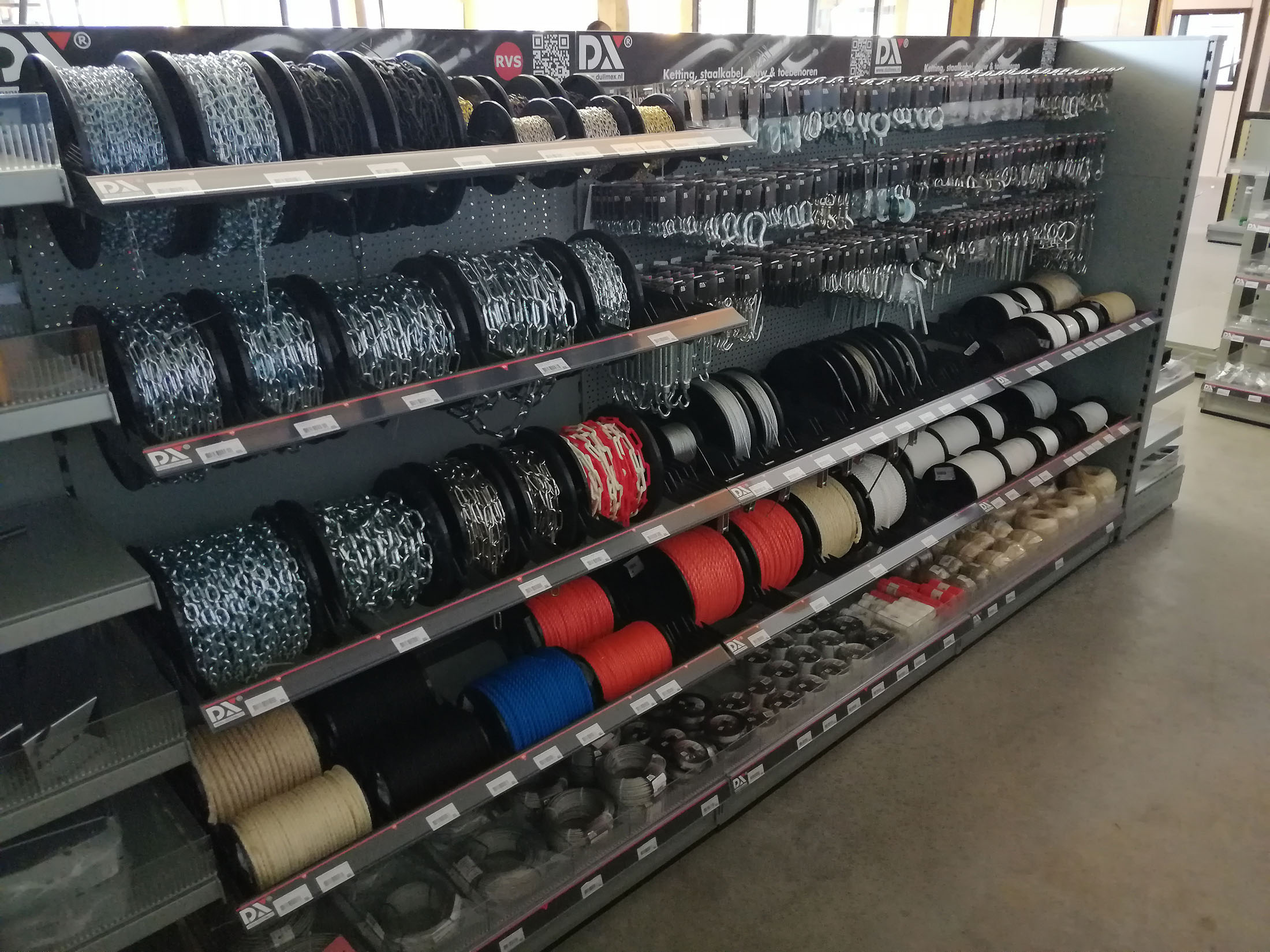 Winkelinrichting KST bij de Houthal