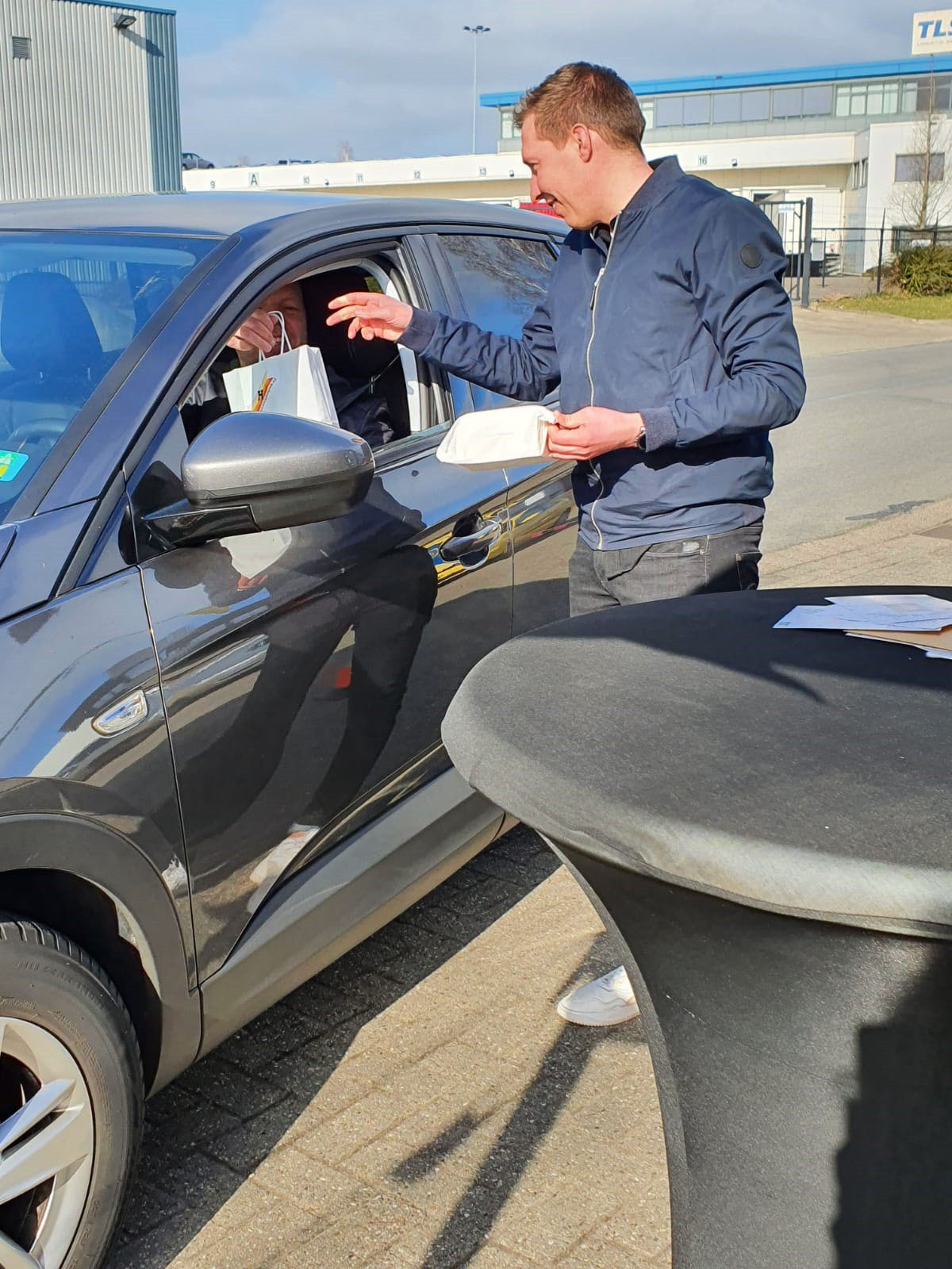 Luc Bosgoed: 12½ jaar in dienst bij Dulimex! Drive-thru viering