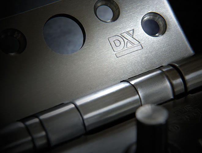 Scharnieren en paumelles